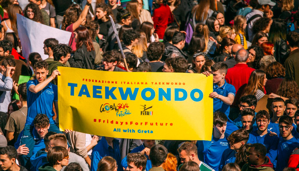 I ragazzi del Taekwondo tutti insieme con Greta! #FridaysForFuture 